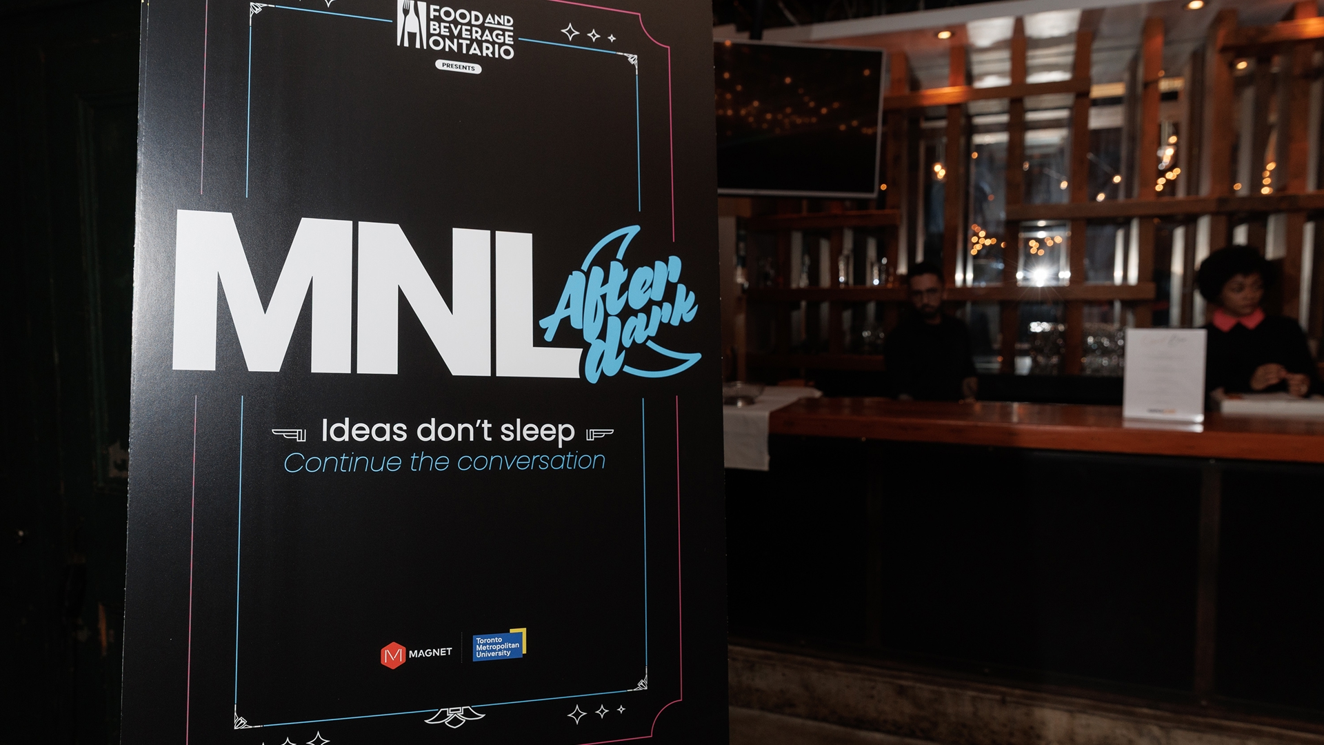 maple & gold feature rotate image 12