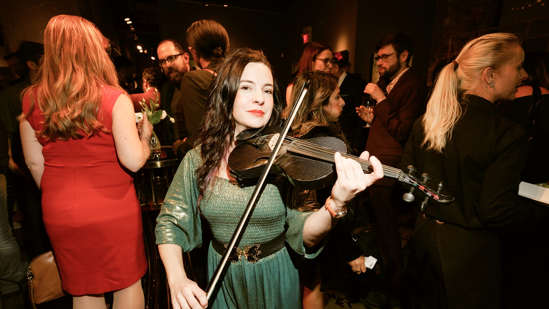 maple & gold feature rotate image 4 