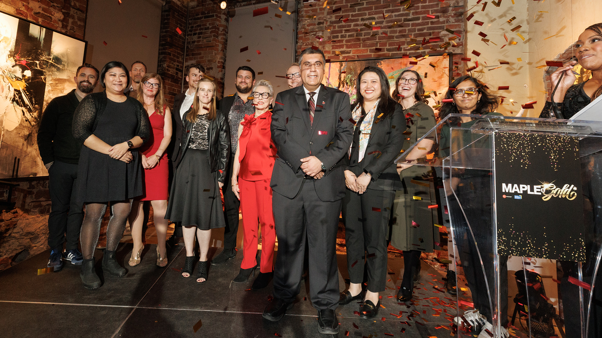 maple & gold feature rotate image 6 